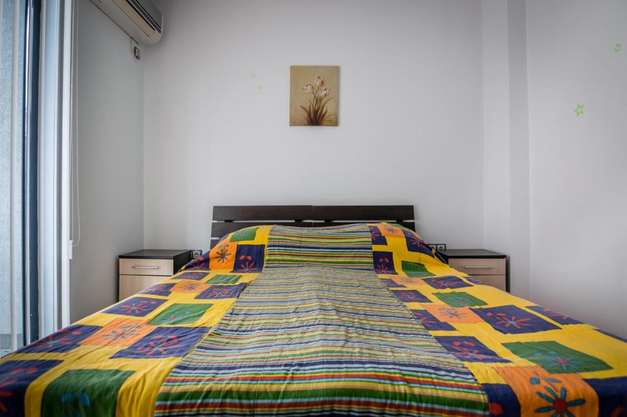 Cozy One-Bedroom Apartment In Night Breeze Burgas Exterior foto