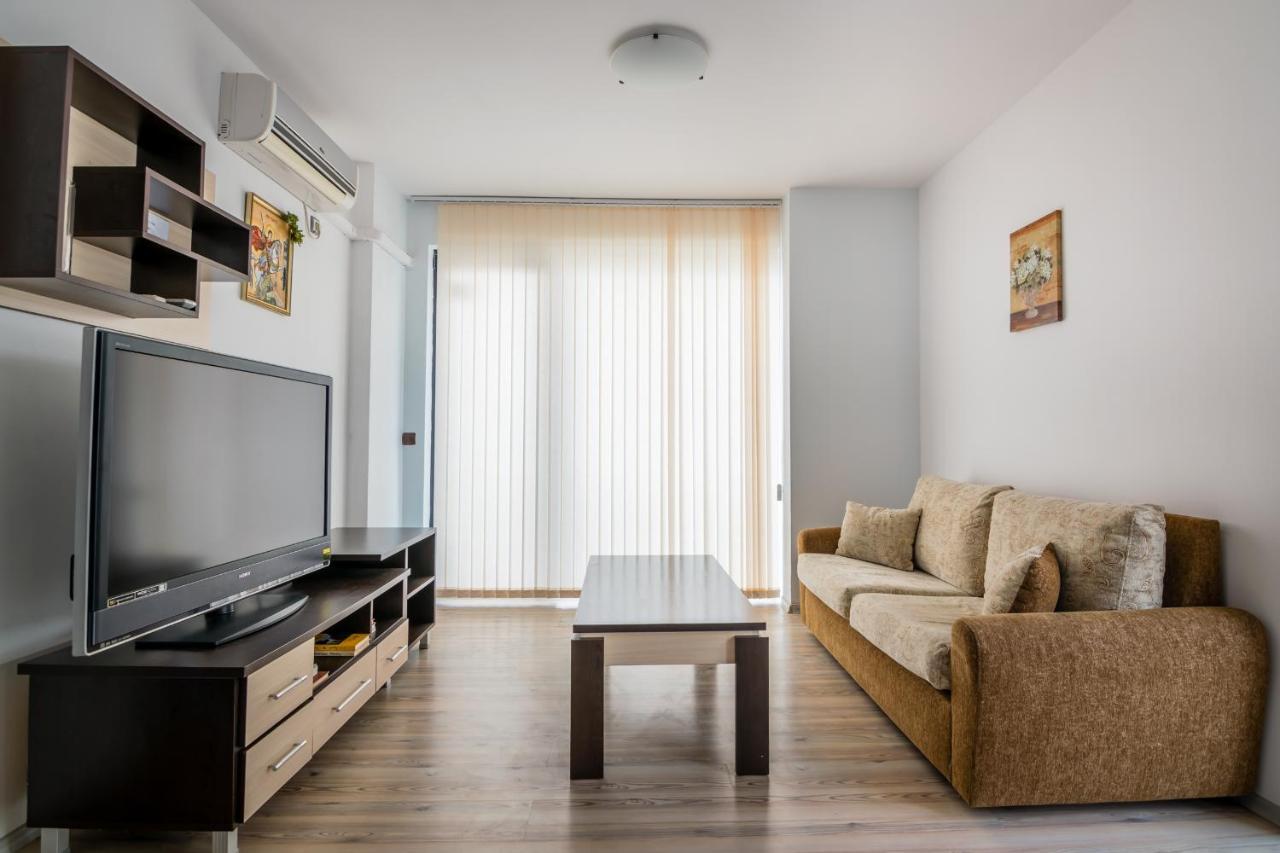 Cozy One-Bedroom Apartment In Night Breeze Burgas Exterior foto