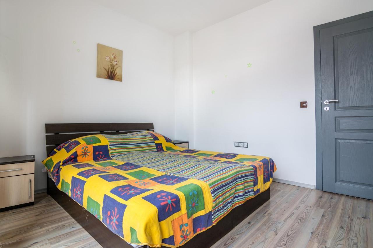 Cozy One-Bedroom Apartment In Night Breeze Burgas Exterior foto
