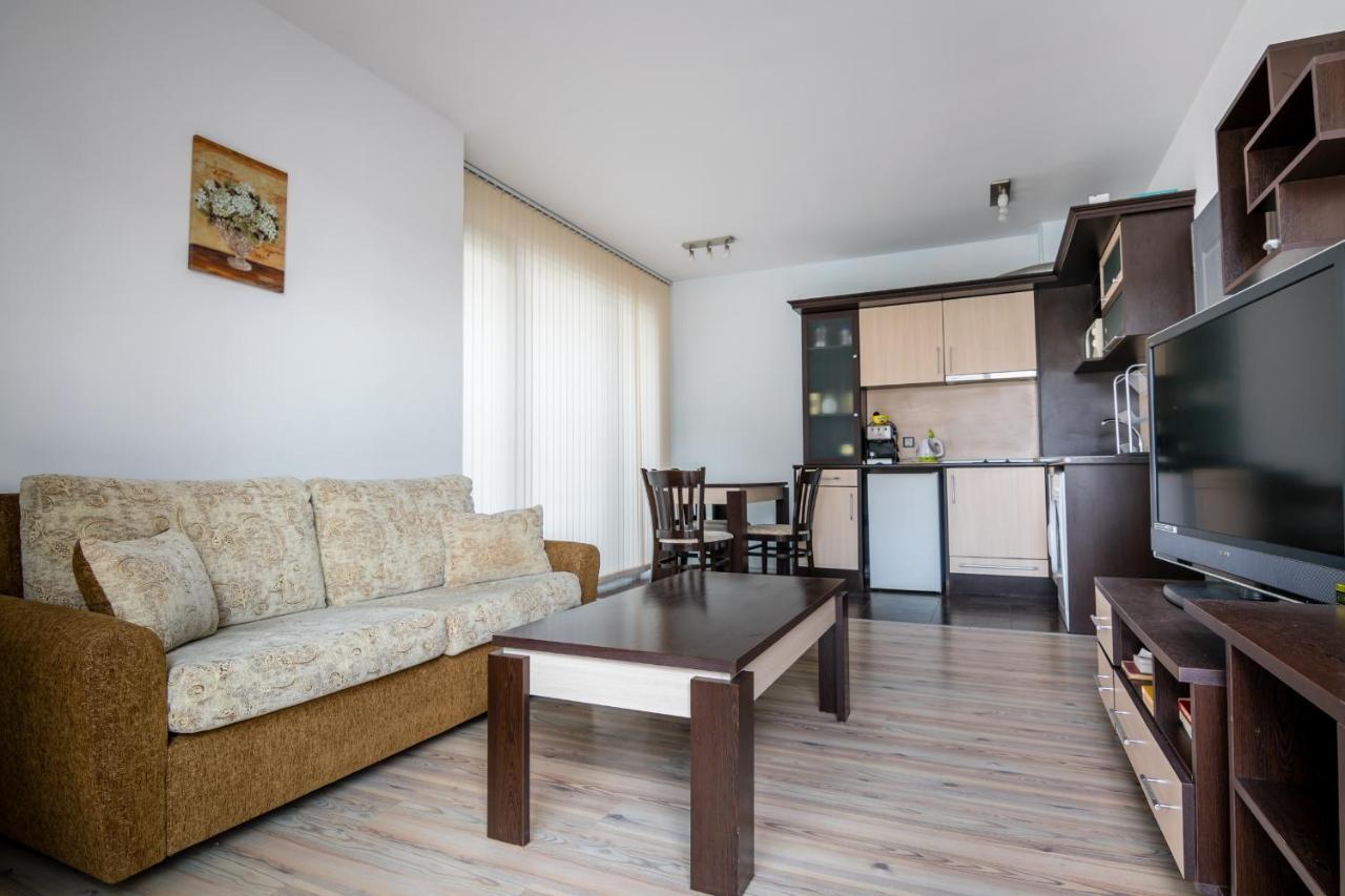Cozy One-Bedroom Apartment In Night Breeze Burgas Exterior foto