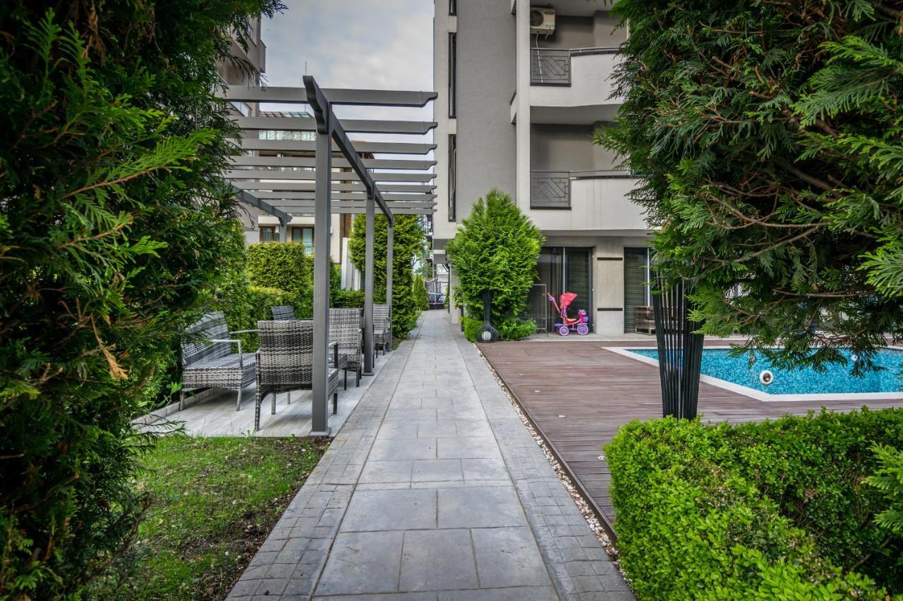 Cozy One-Bedroom Apartment In Night Breeze Burgas Exterior foto