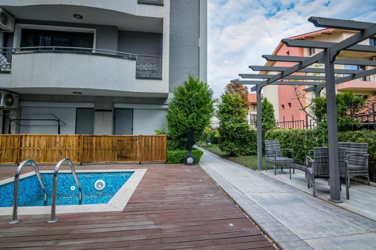 Cozy One-Bedroom Apartment In Night Breeze Burgas Exterior foto